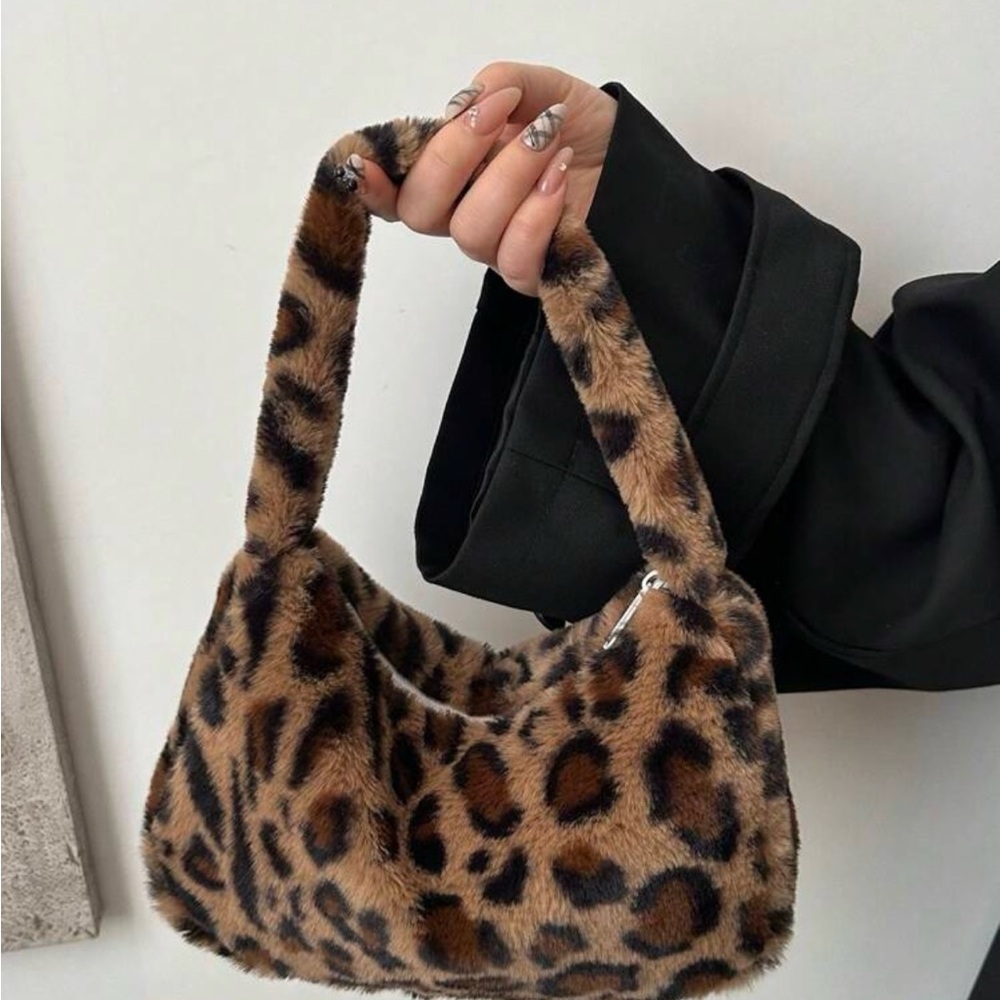 Brown Leopard Print Shoulder Bag with Faux Fur